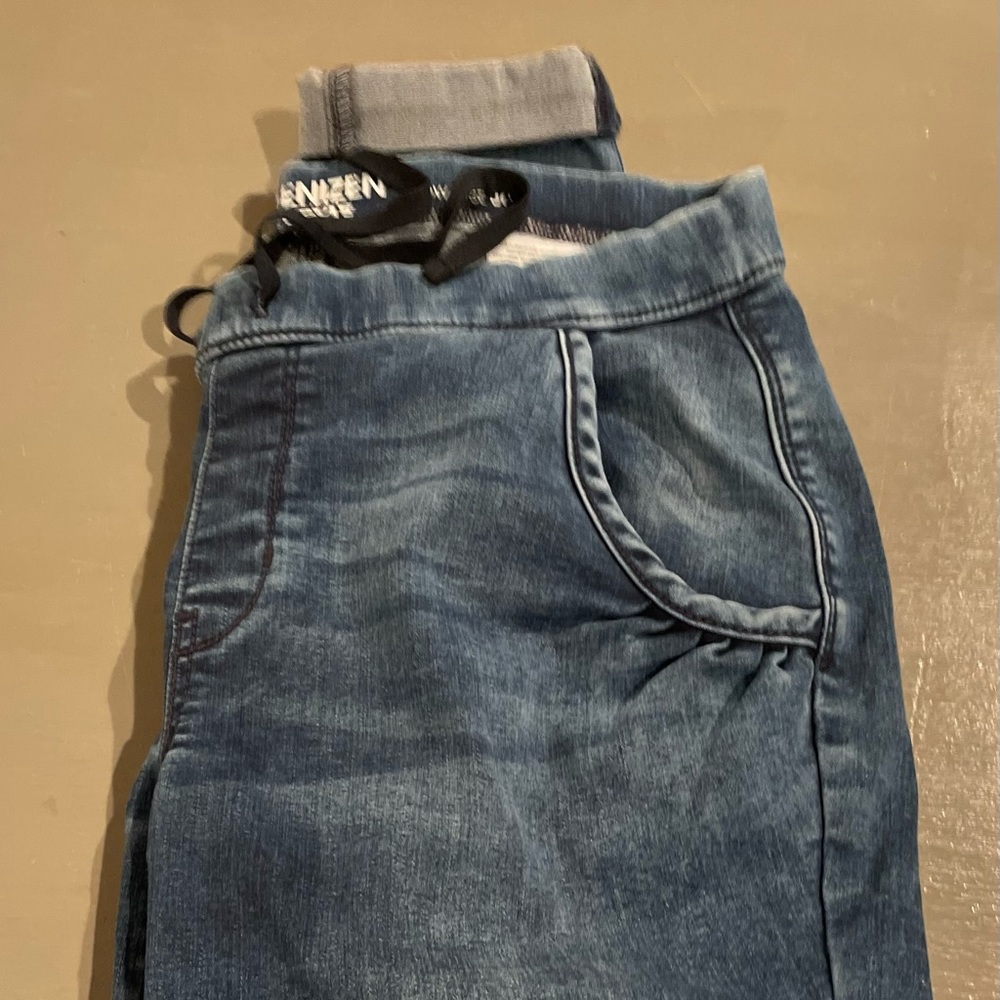 Denizen by Levi’s womens pull on jeans medium